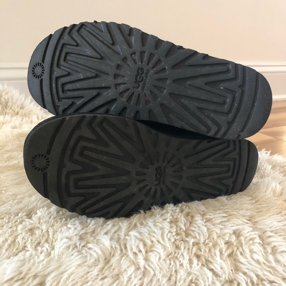 Uggs size 6 tall boots - Picture 3 of 5